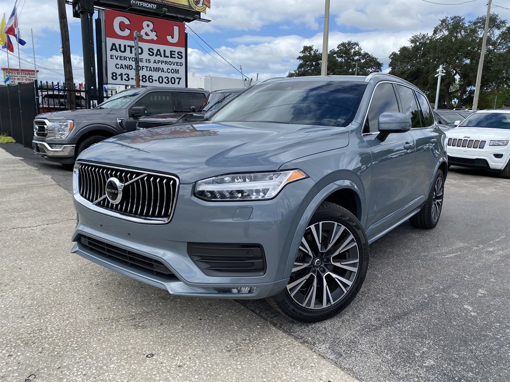 2022 Volvo XC90 Momentum