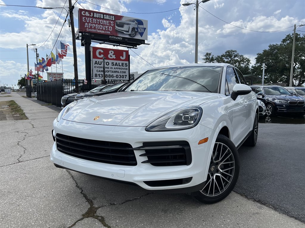 2019 Porsche Cayenne Base's photo