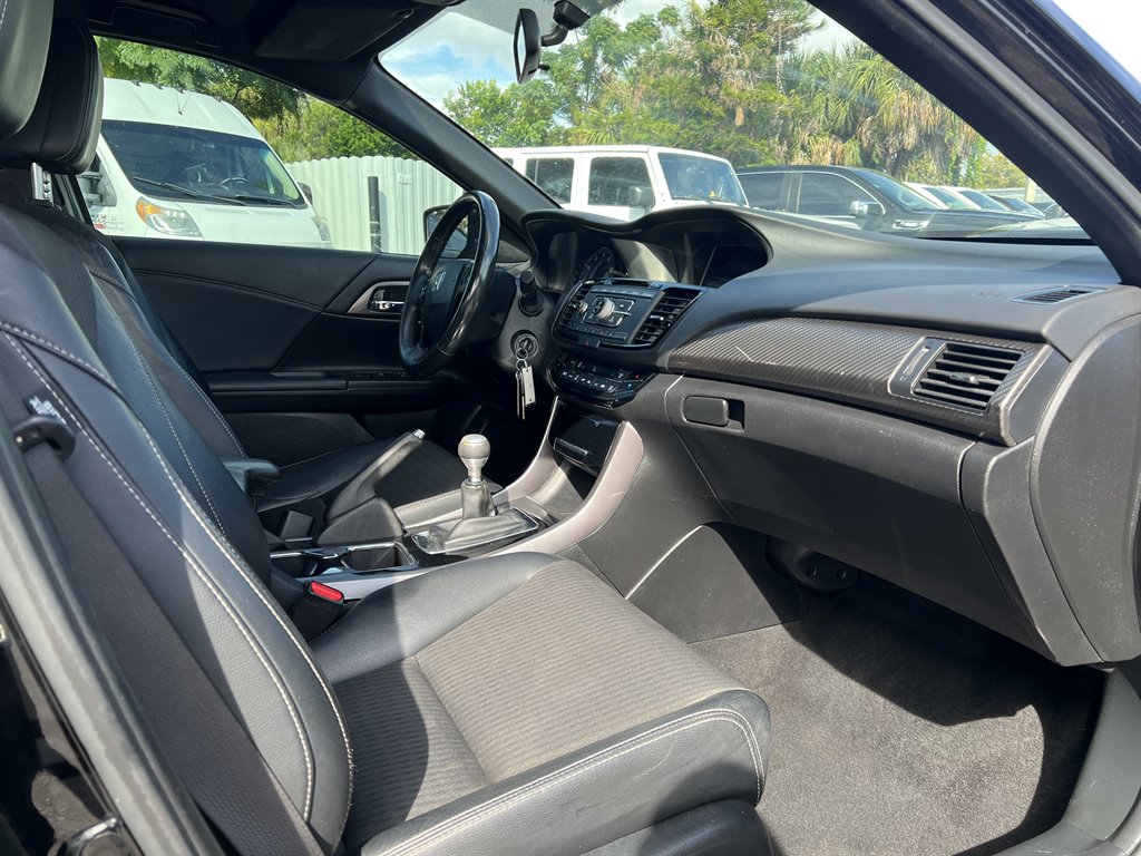 2017 Honda Accord Sport - Photo 18