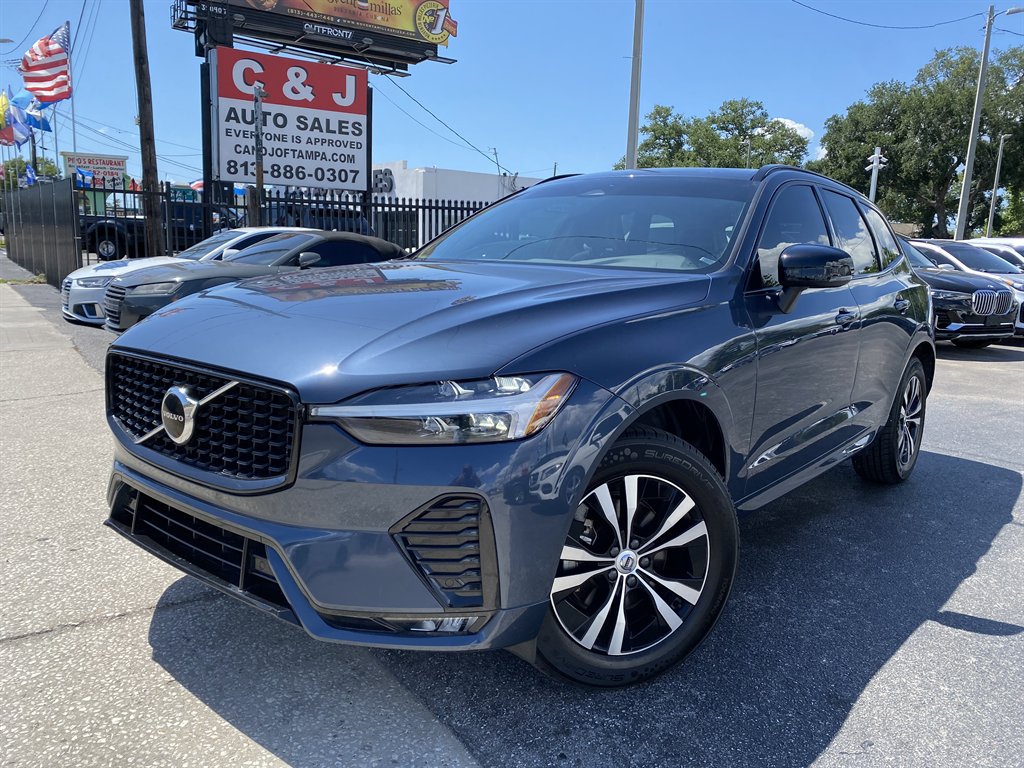 2024 Volvo XC60 B5 Core Dark Theme AWD's photo
