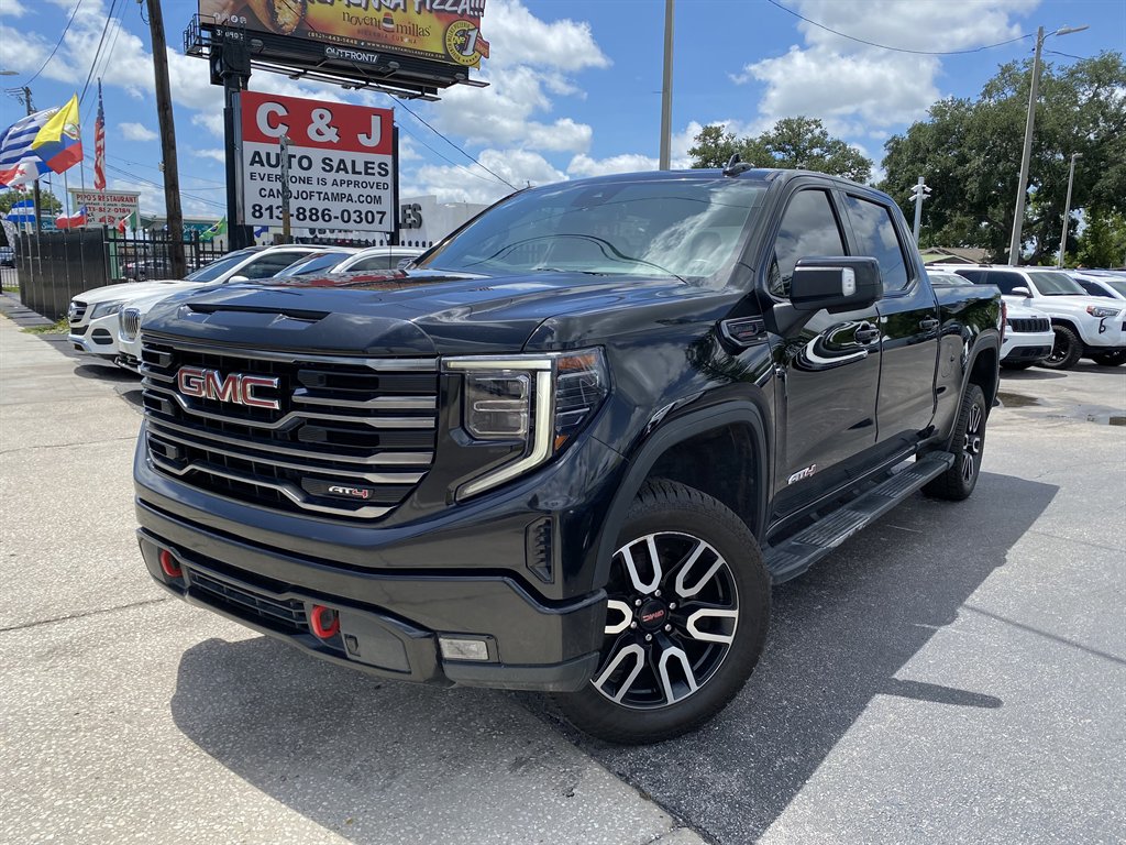 2022 GMC Sierra 4WD Crew Cab Short Box AT4's photo